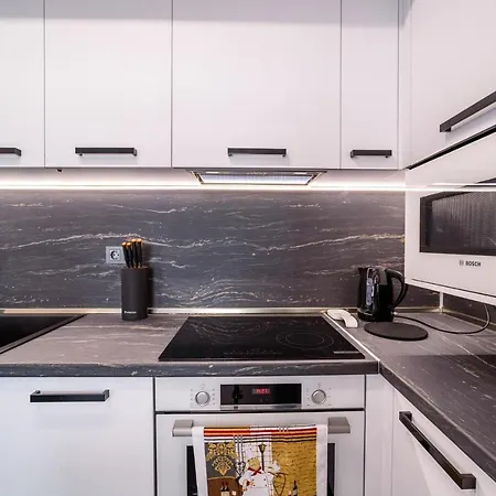 Sea Garden Heaven 2br With Free Parking וארנה